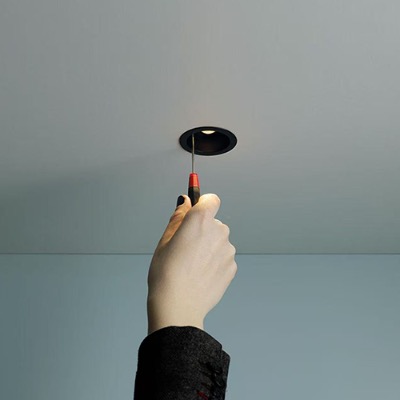 لا تستهن بسبوت الإضاءة! فهم UGR وRA ومكافحة الوهج يجعل إضاءتك راقية